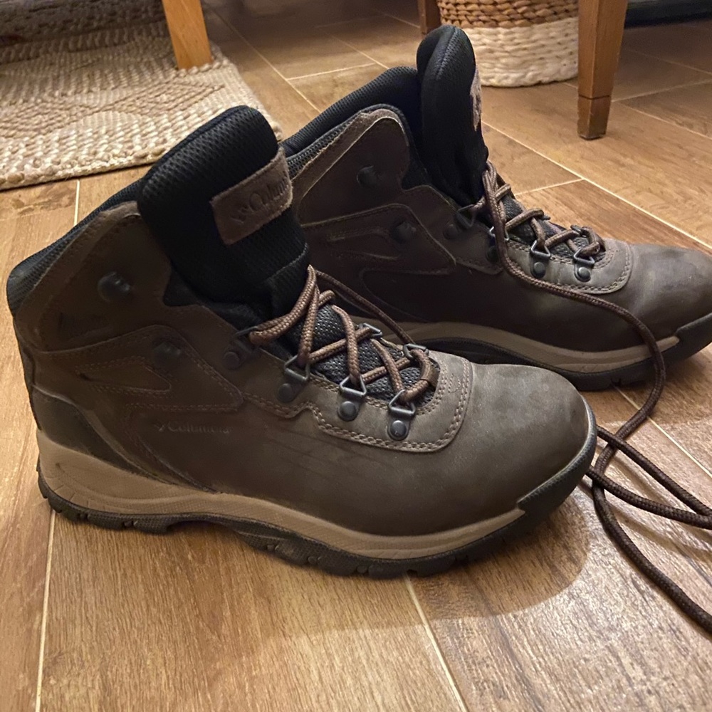 Women’s Columbia Hiking Boots